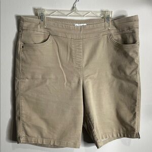Kim Rogers Classic Beige Women's Bermuda Shorts